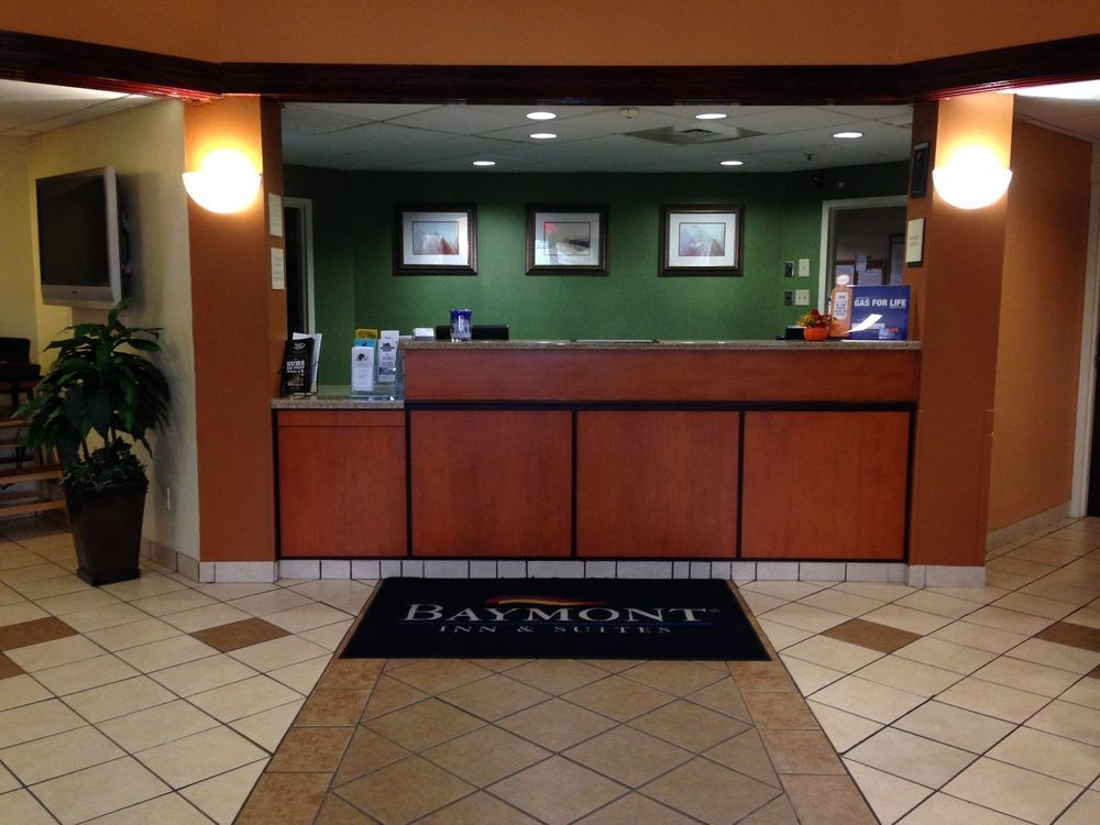 Baymont By Wyndham Greensburg Exterior foto