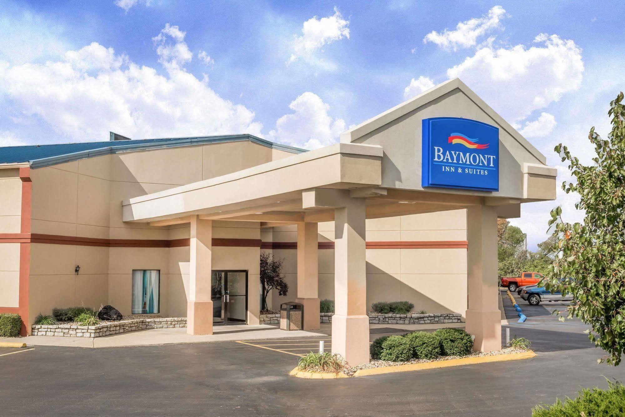 Baymont By Wyndham Greensburg Exterior foto